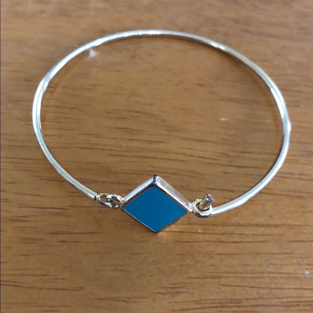 ❤️💕 Gold bangle with green square accent